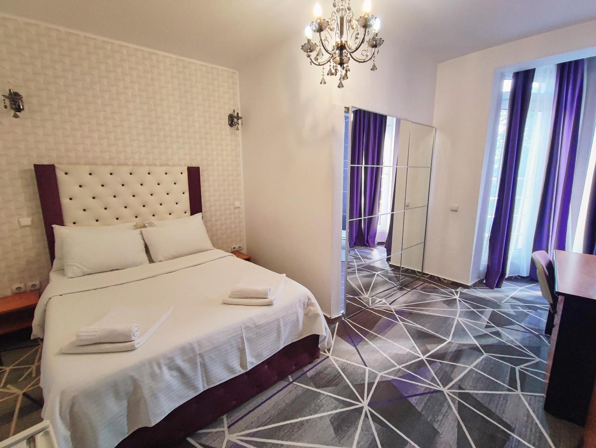 Iris Boutique Therme & Bucharest Otopeni Airport Exterior photo