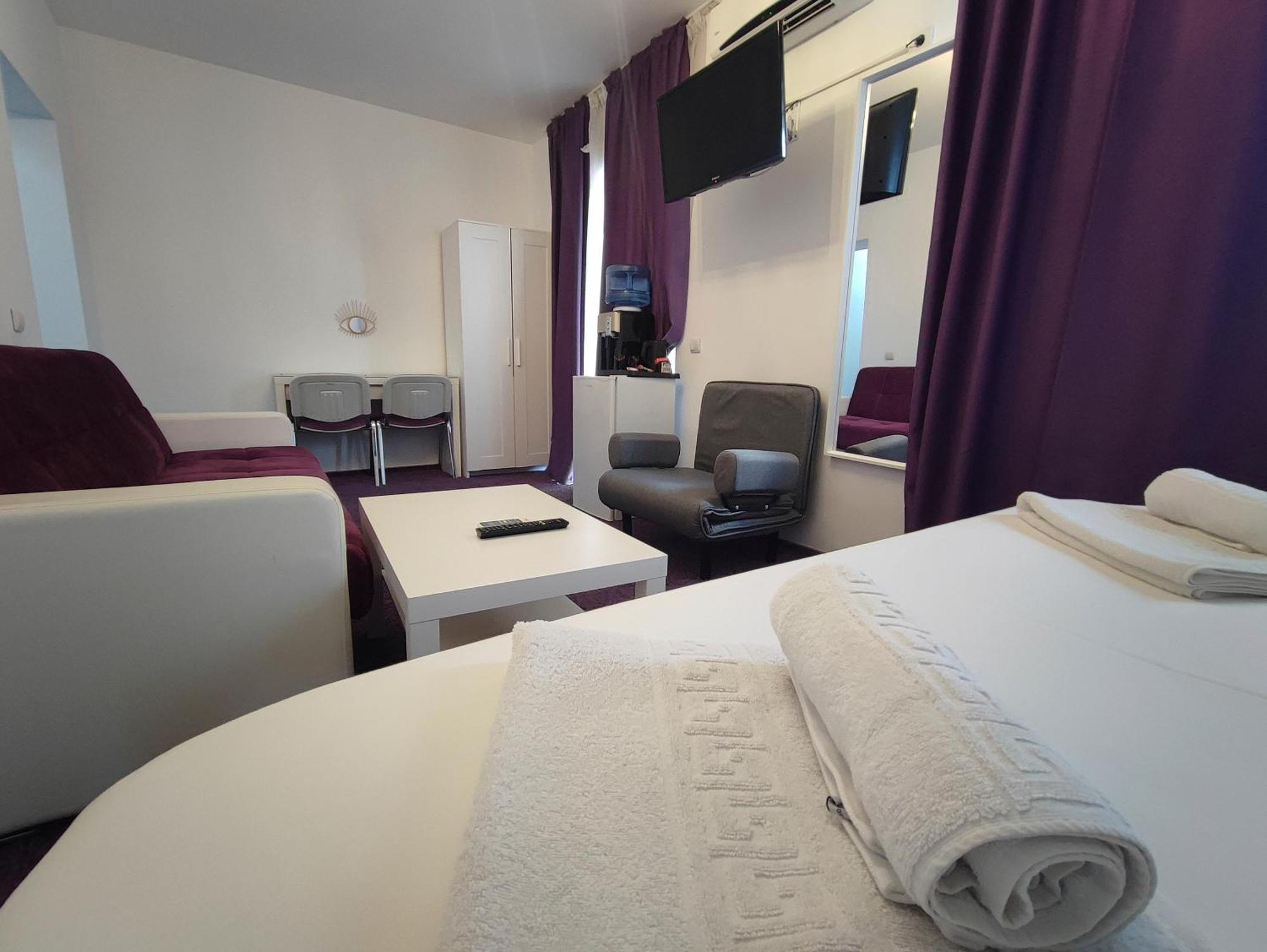 Iris Boutique Therme & Bucharest Otopeni Airport Exterior photo
