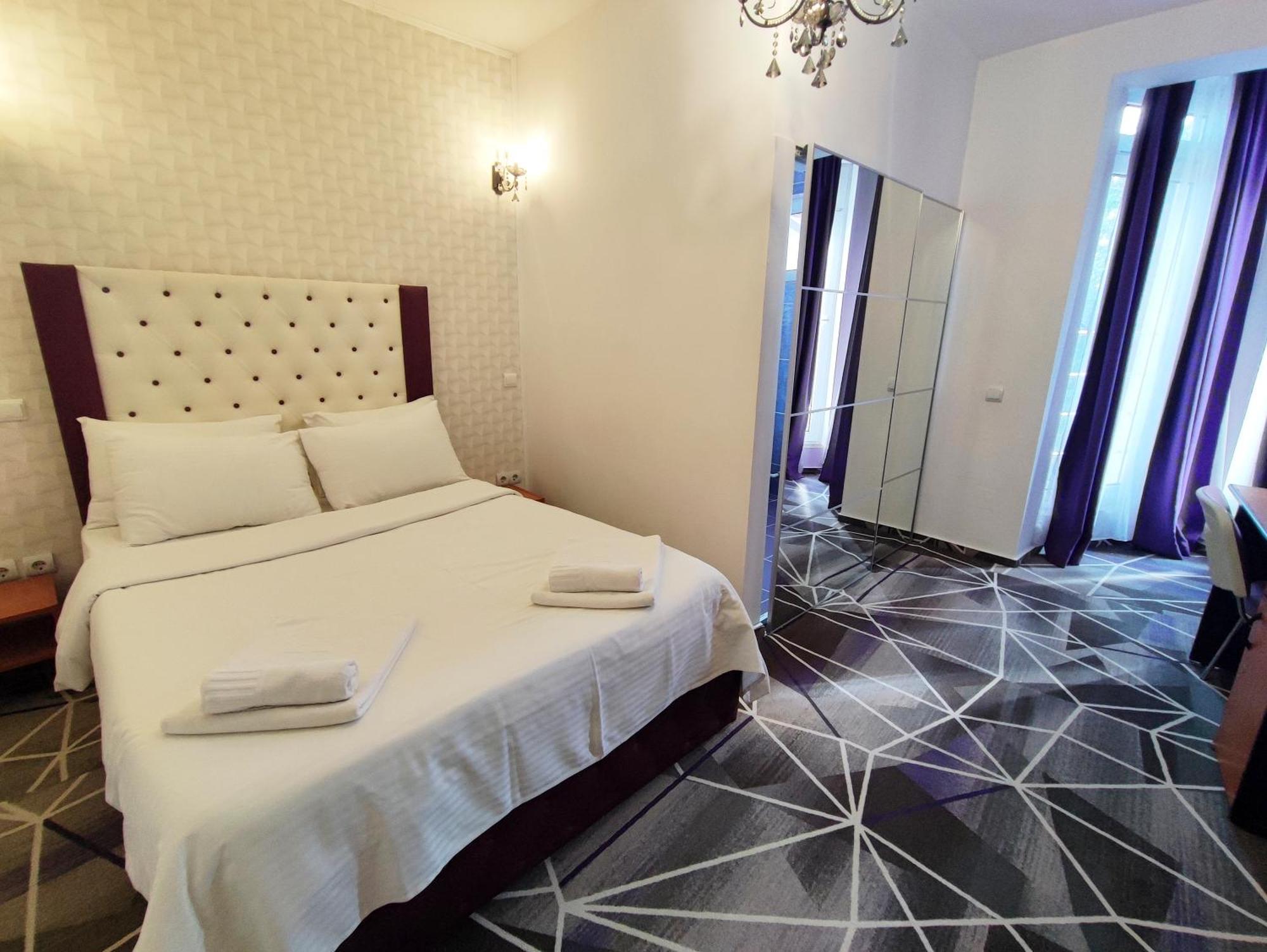 Iris Boutique Therme & Bucharest Otopeni Airport Exterior photo