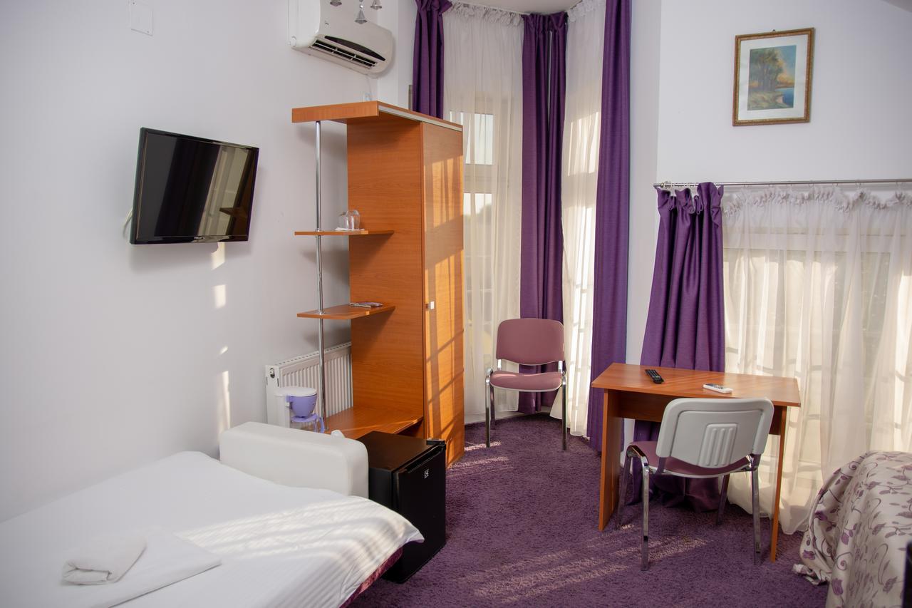 Iris Boutique Therme & Bucharest Otopeni Airport Exterior photo