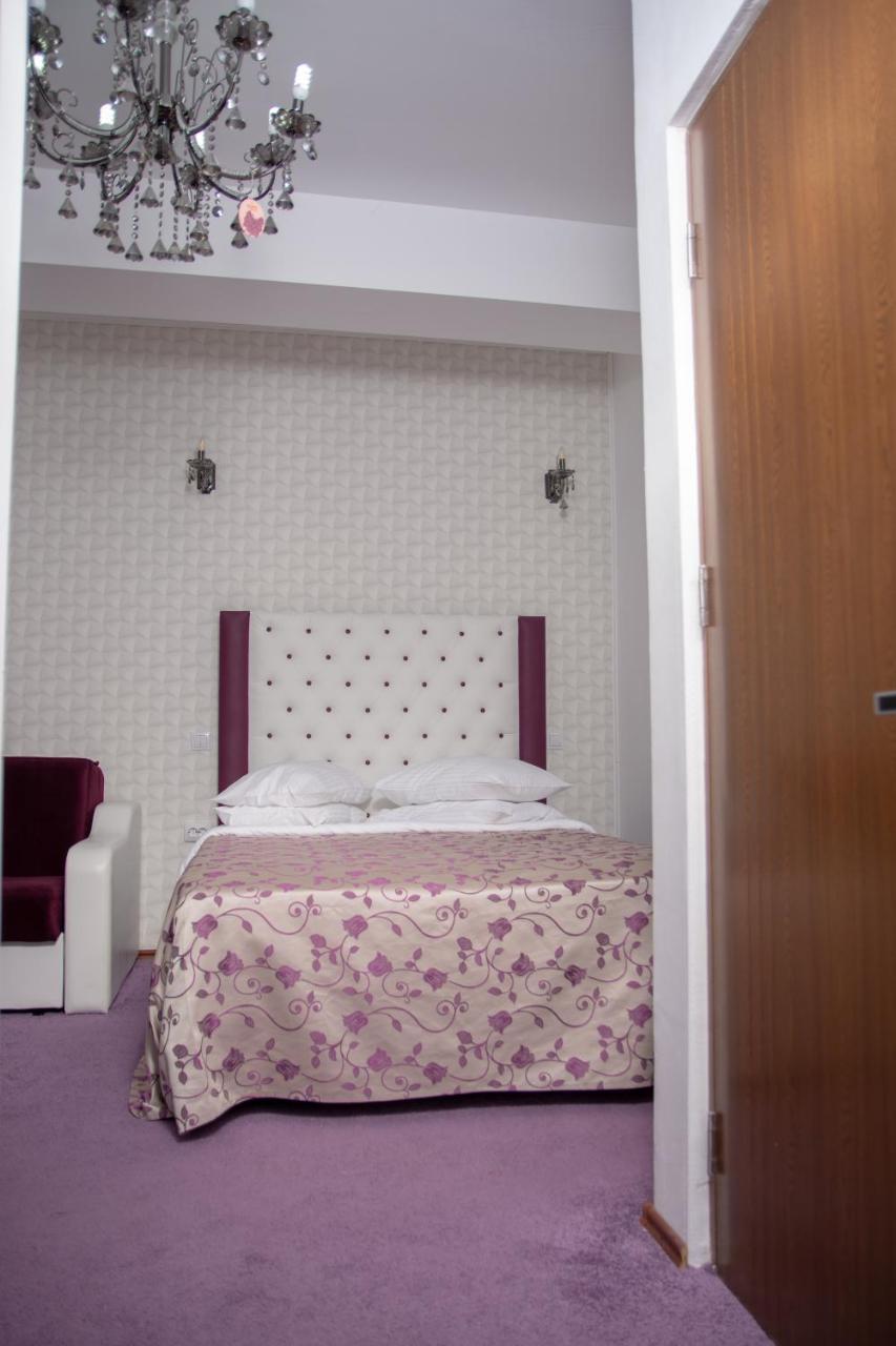 Iris Boutique Therme & Bucharest Otopeni Airport Exterior photo